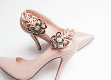 Ponožky, pančuchy, obuv - Elegantné klipy na topánky béžové s vintage gombíkom - 6828300_