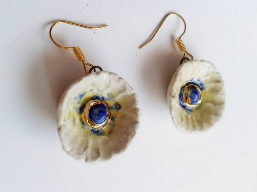 Náušnice - náušnice-kvietky s modrým stredom - 6846540_