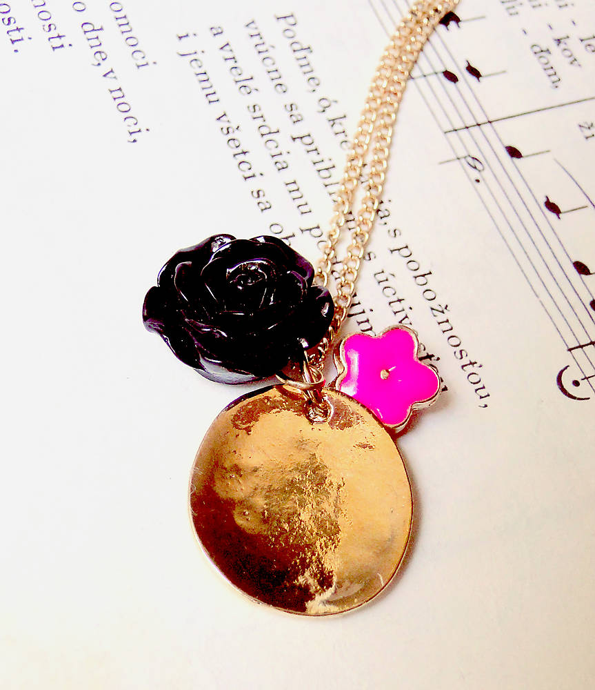 Rose Flower & Gold / Obojstranný náhrdelník s príveskami