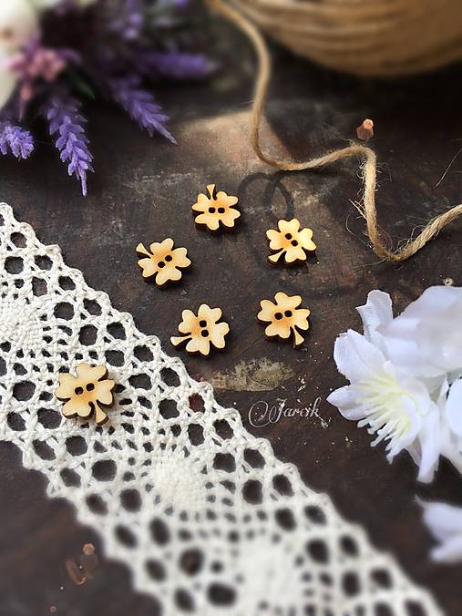 Galantéria - Drevený gombík štvorlístok - 6905947_