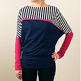  - Tmavá modrá jarná voľnejšia mikina s pásikmi - 1113825