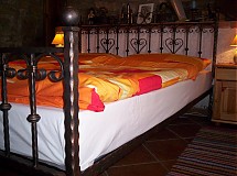 Nábytok - Kovová štýlova posteľ PILOTEK II - 1441272