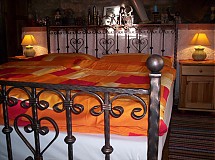 Nábytok - Kovová štýlova posteľ PILOTEK II - 1441277