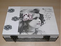Krásna retro šperkovnica - Dievča s čipkou