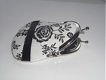 Čierno-biela-mini-peňaženka