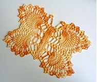 Dekorácie - Háčkovaná dekorácia "Motýľ", oranžový - 2410632