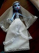 Bodkované šaty pre Monster High 27cm (svadobné šaty)