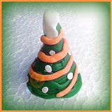 Dekorácie - 3D FIMO vianočné stromčeky (oranžová reťaz) - 3456545