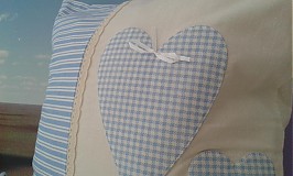 Úžitkový textil - Prehoz, vankúš patchwork vzor slabo modrá, vankúšik so srdiečkom 40x40 cm - 3529467