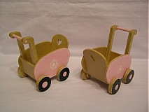 Hračky - Drevený kočík pre malú bábiku - 3575060