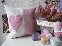 Úžitkový textil - Prehoz, vankúš patchwork vzor ružovo-biela, vankúšik s motivom srdiečka 40x40 cm - 3592133
