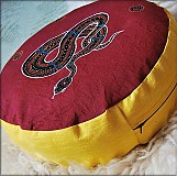 Úžitkový textil - Meditačný vankúš "Duhový had" - 662914