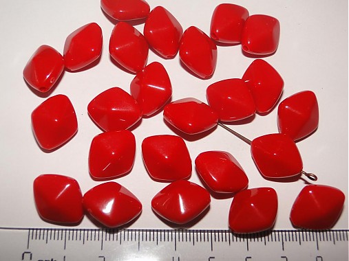 Korálky COLOR plast 14x16mm (červená-10ks)