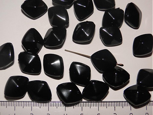 Korálky COLOR plast 14x16mm (čierna-10ks)