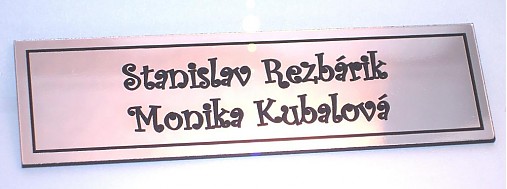 Tabuľky - menovka na schránku alebo dvere bytíku (Strieborná - čierne písmo) - 1074242