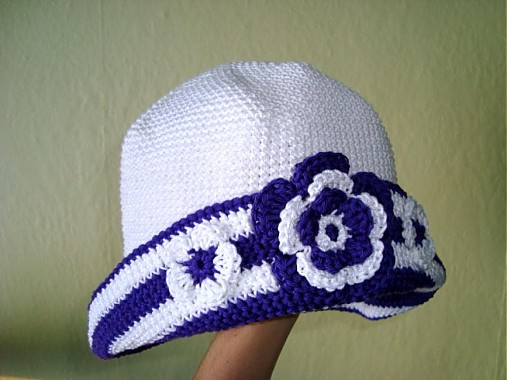  - Bielo -fialový klobúčik - 1175721