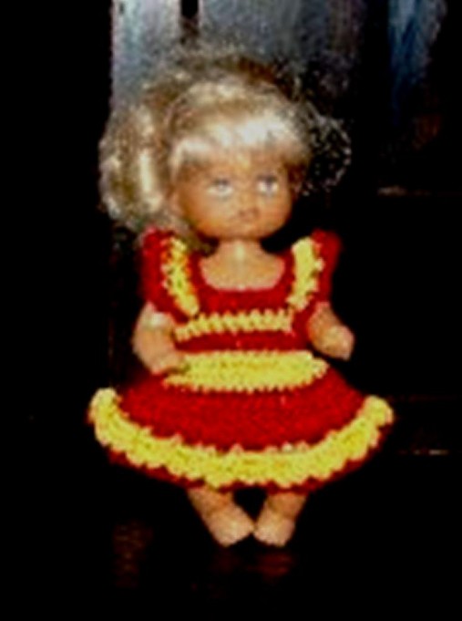  - háčkované šatičky pre 11 cm bábiku Evičku (žltočervené) - 228879