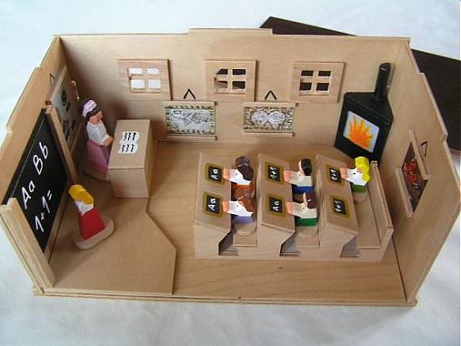Stará škola - drevená hračka pre deti