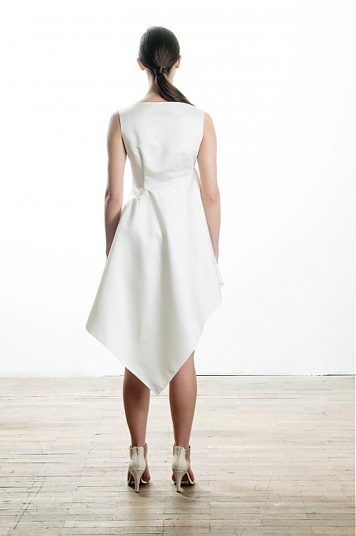 Asymetrické saténové šaty, me&m spring / summer 2013