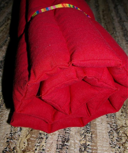 Úžitkový textil - FILKI šupková podložka (červená špaldovo-pohánková podložka na cvičenie, relaxáciu) - 2654899
