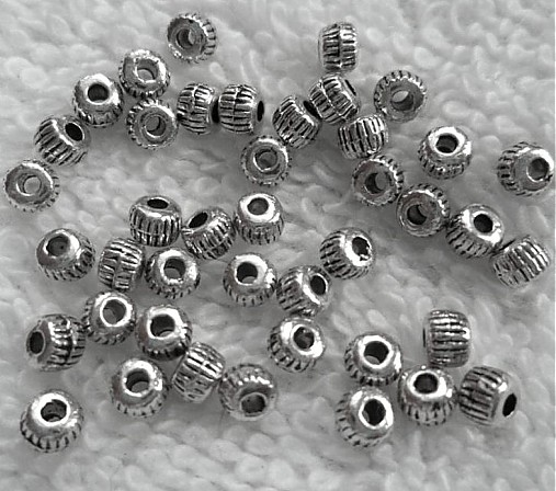 Kovové korálky 3mm-1ks (vrúbkované-platina)