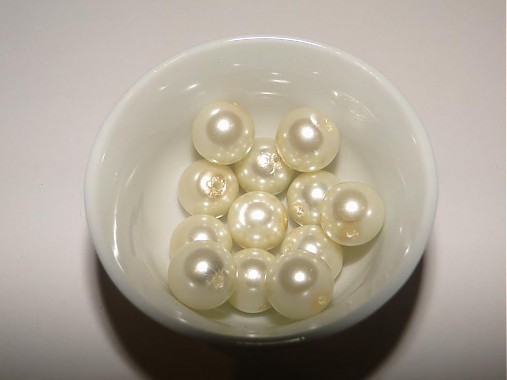 Voskované perly 10mm-8ks (sv.krémová)