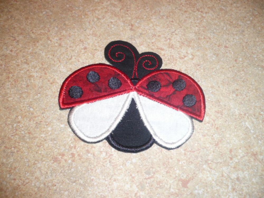 ladybug bodka ( nažehlovačka)