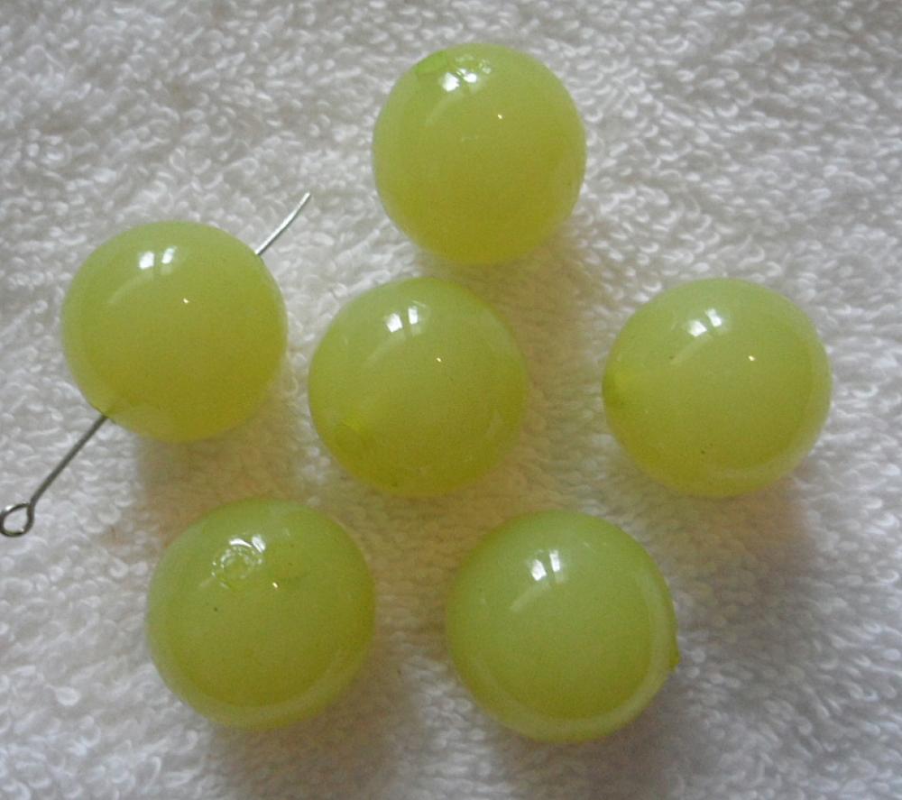 Korálky MILK plast 20mm (žltozelená-1ks)