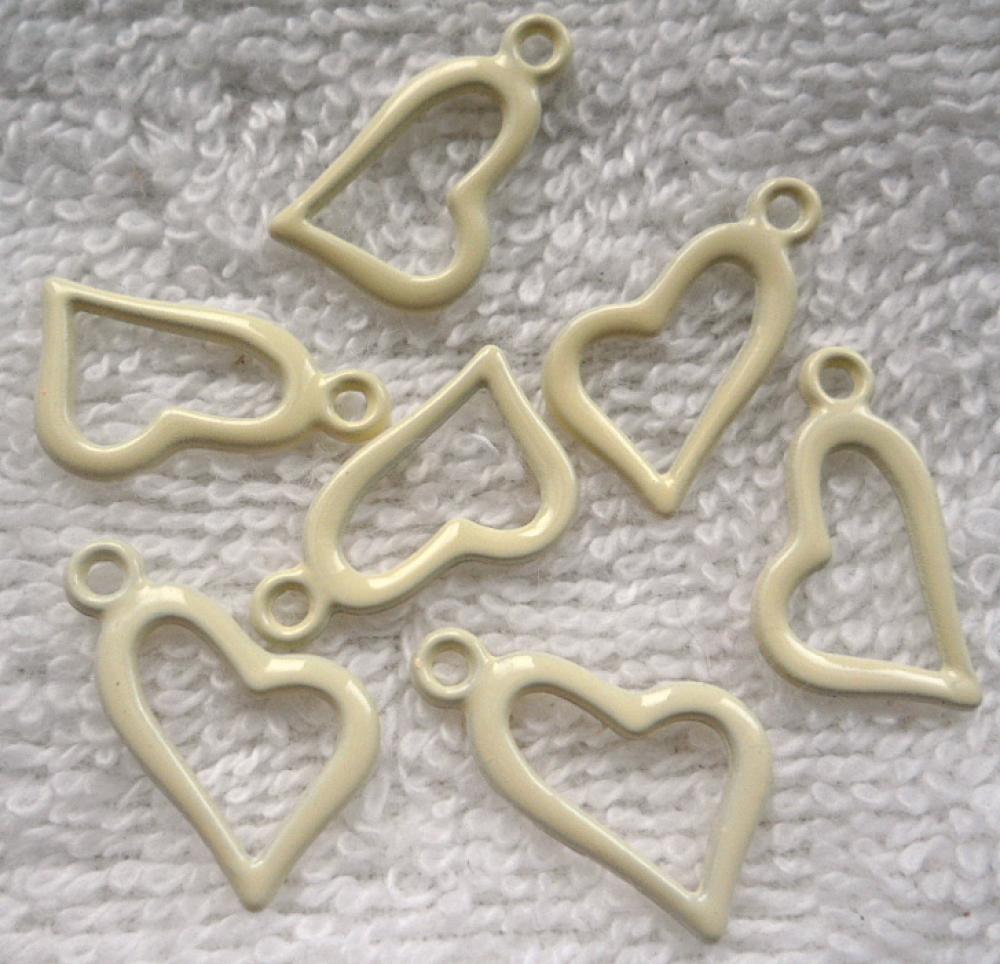 Prívesok srdce 11x20mm-1ks (krémová)