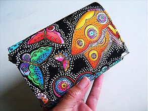Peňaženky - Na křídlech motýlů -menší prostorná,na karty a 2 měny - 1557000