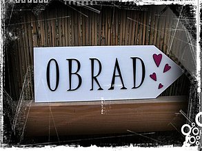 Tabuľky - šípka OBRAD s malinovými srdiečkami - 1678807