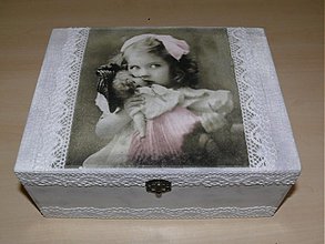 Úložné priestory & Organizácia - Krásna retro šperkovnica - 6 priečinkov - Dievčatko s bábikou - 2137846