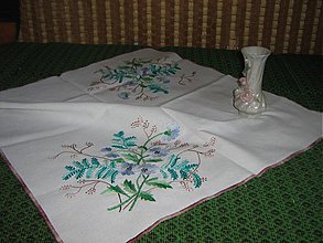 Úžitkový textil - vyšívaný obrus - 3293746